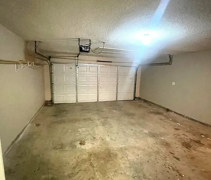 9456 Club Walk Ct — Photo 17