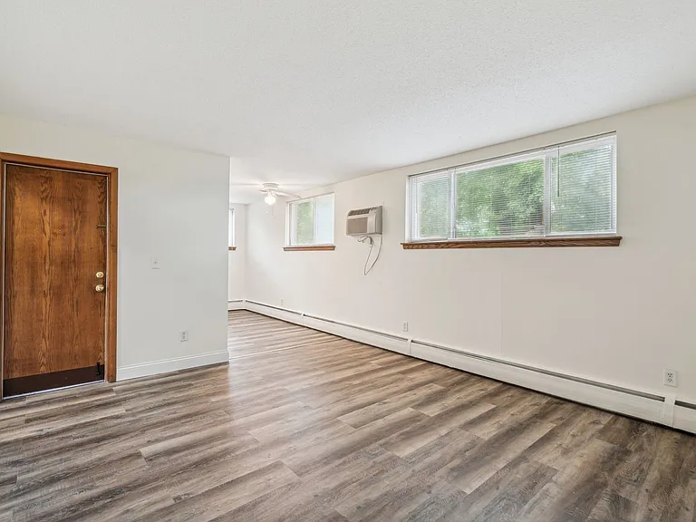 5547 Lyndale Ave N — Photo 10