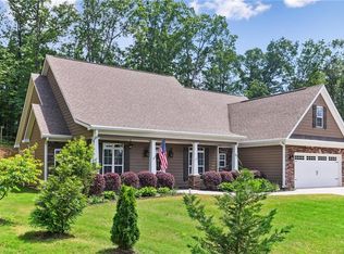 59 Grand Georgian Ct NE, Cartersville, GA 30121