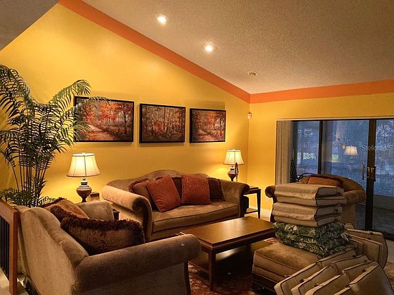 3rd image of 10618 180th Pl S