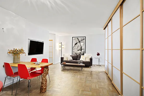 Sold by Compass | media 22