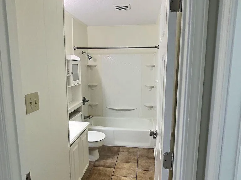 318 Porter Ave #203 — Photo 6