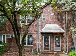 7508 Vleigh Pl, Flushing, NY 11367