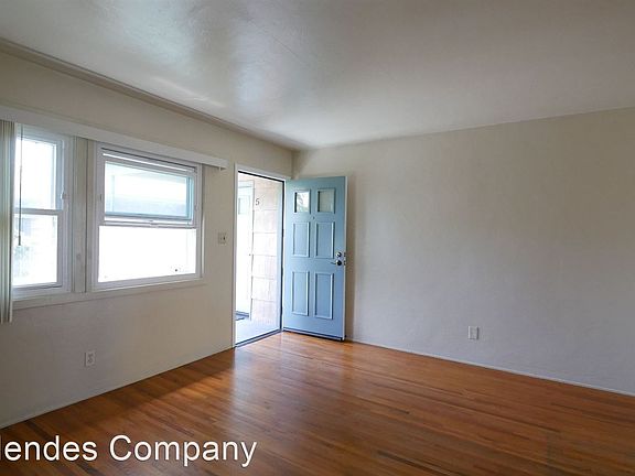 5th image of 2151 Chatsworth Blvd APT 6