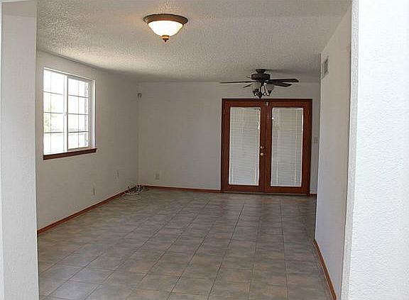5th image of 2912 Lake Austin Pl