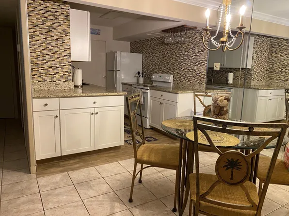 10355 Paradise Blvd, Treasure Island, FL