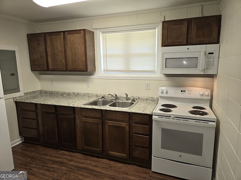 2nd image of 178 Carolyn Ave