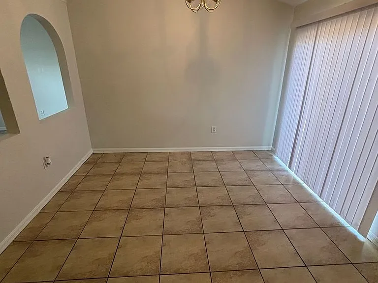205 Churchill Ct — Photo 5