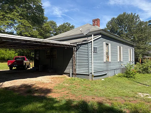 450 Cedar St Photo 1