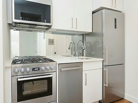 4th image of 150 Sullivan St APT 13