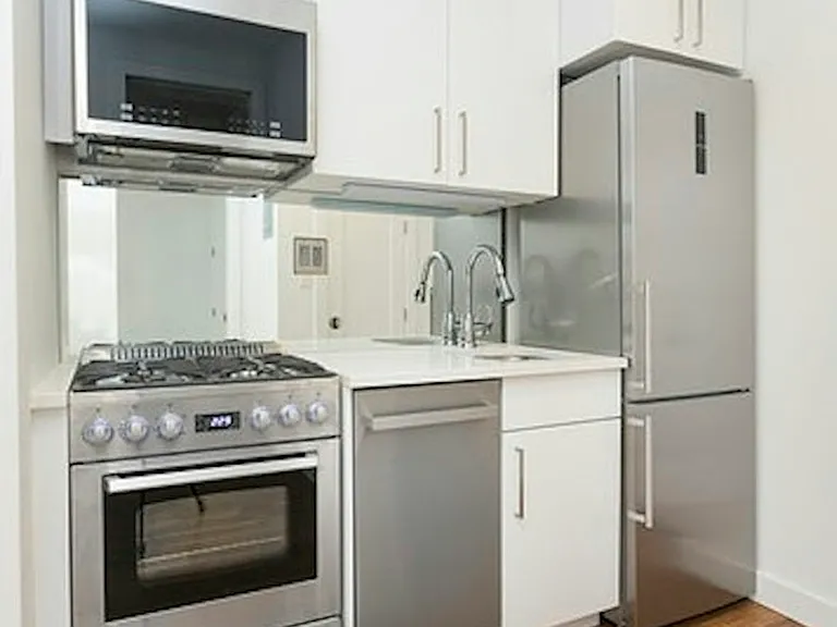 150 Sullivan St #13 — Photo 4