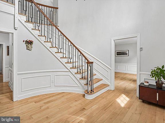 4th image of 5810 Hannora Ln