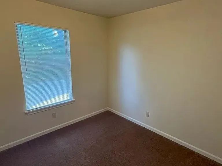 241 Pheasant Run Dr — Photo 8