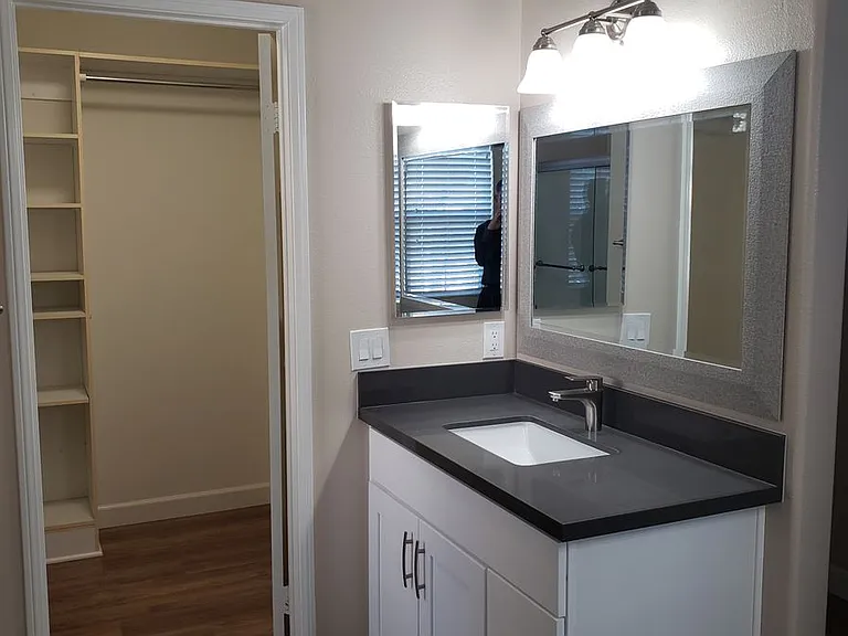 3 Weathersfield — Photo 11
