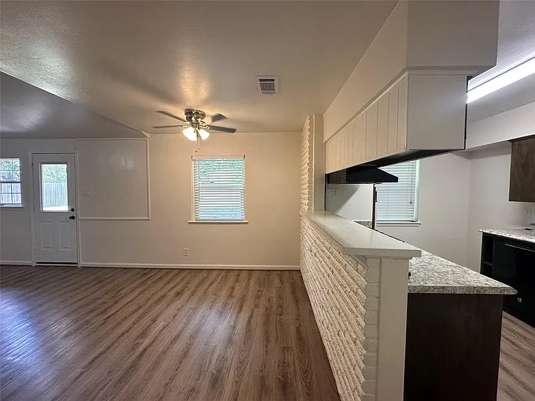 5919 Ludington Dr — Photo 6