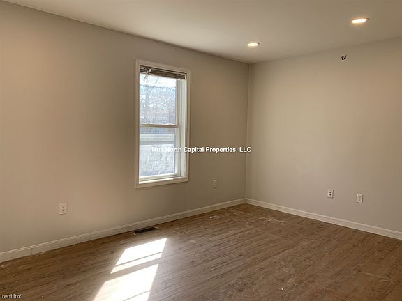 4 Lawton Pl. Waltham Shared Unit Photo 4