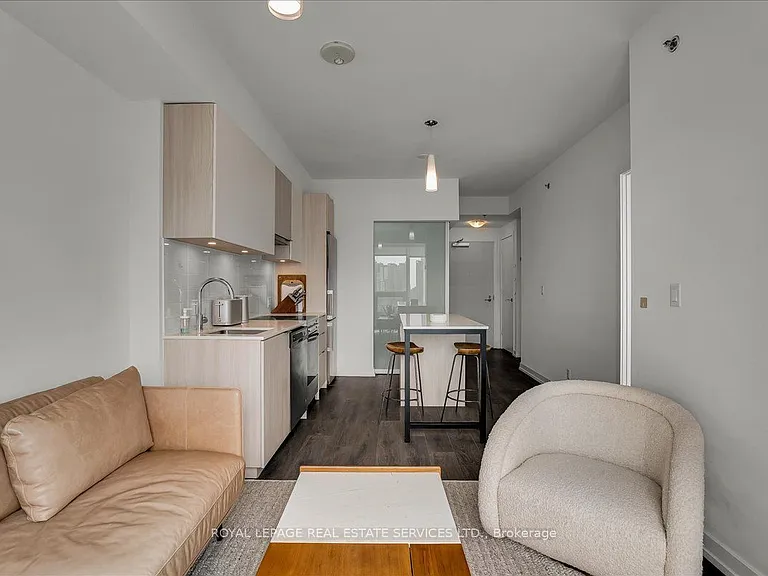 203 College St #2209 — Photo 17