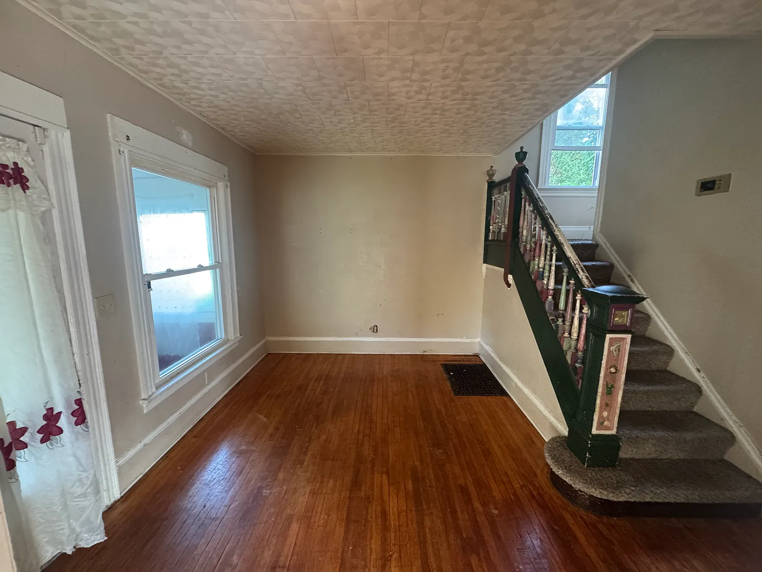 4 bed, 1700 sqft, $2,300 — Photo 2