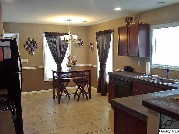 Home for Sale in Quincy, IL $79,900