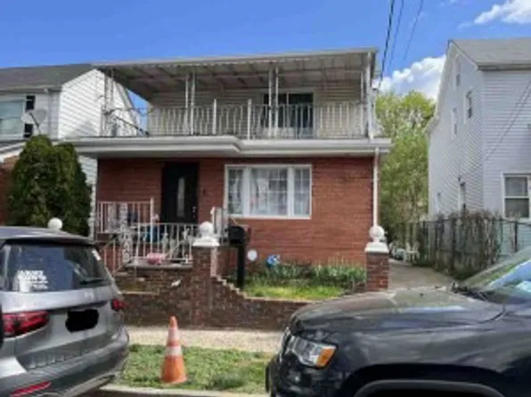 12245 Milburn St, Springfield Gardens, NY 11413