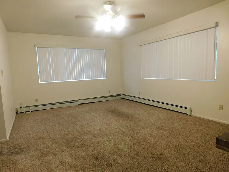 402 Dressell Dr — Photo 5
