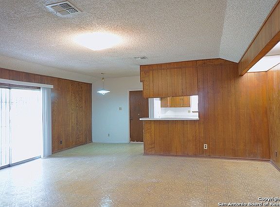 3rd image of 109 Amerson Ln