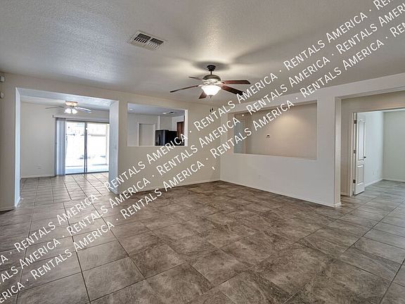 4th image of 757 E Cowboy Cove Trl