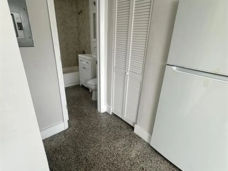 211 SW 18th Ave — Photo 5