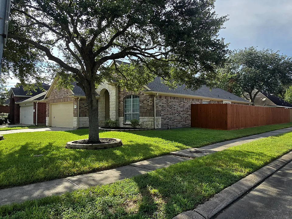 2926 Landing Edge Ln