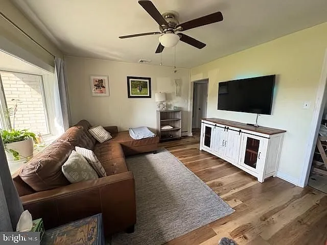 1408 N Wales Rd — Photo 3
