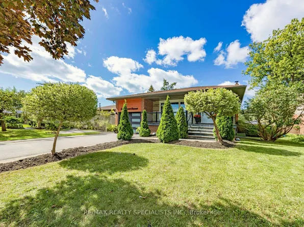16 Langevin Cres, Toronto, ON M1C 2B6