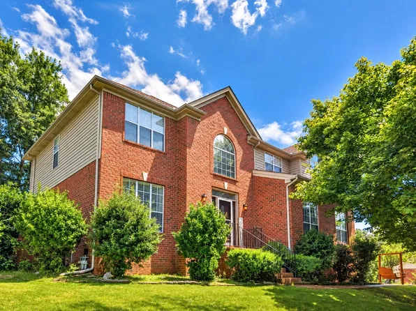 2601 Windsor Ln, Old Hickory, TN 37138