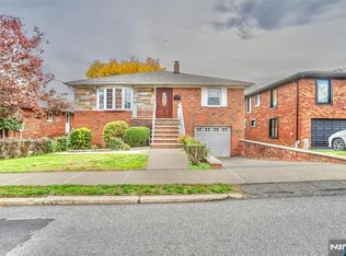 1106 Keswick Pl, Fort Lee, NJ 07024