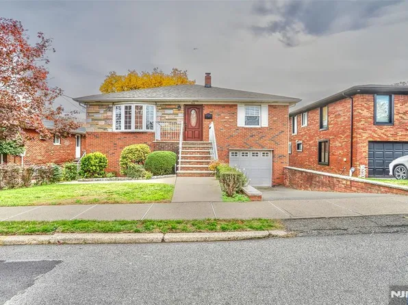 1106 Keswick Pl, Fort Lee, NJ 07024