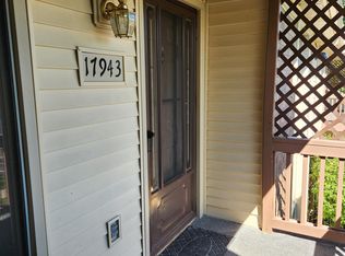 17943 Phyllis St, Roseville, MI 48066