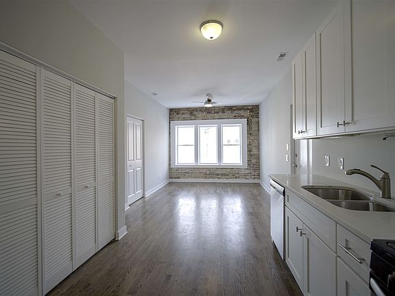 2122 N Springfield #2 2BR Kitchen-LR