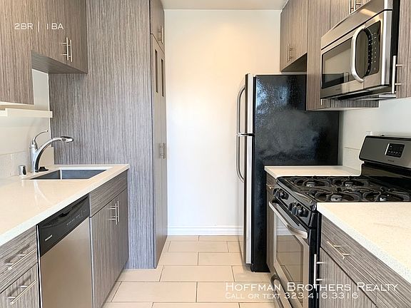 5th image of 612 N Sycamore Ave #4A