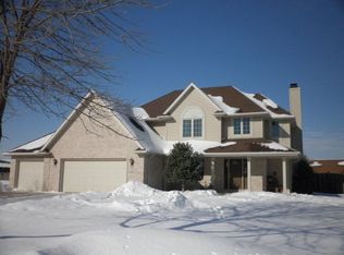 2200 Swanstone Cir, De Pere, WI 54115