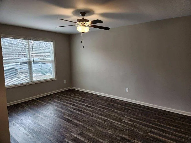 3 bed, 2.5 bath, 1561 sqft, $1,650 — Photo 2