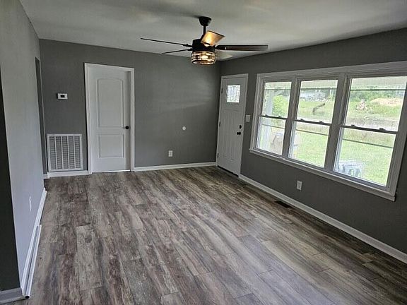 3rd image of 145 Cherokee Dr NE