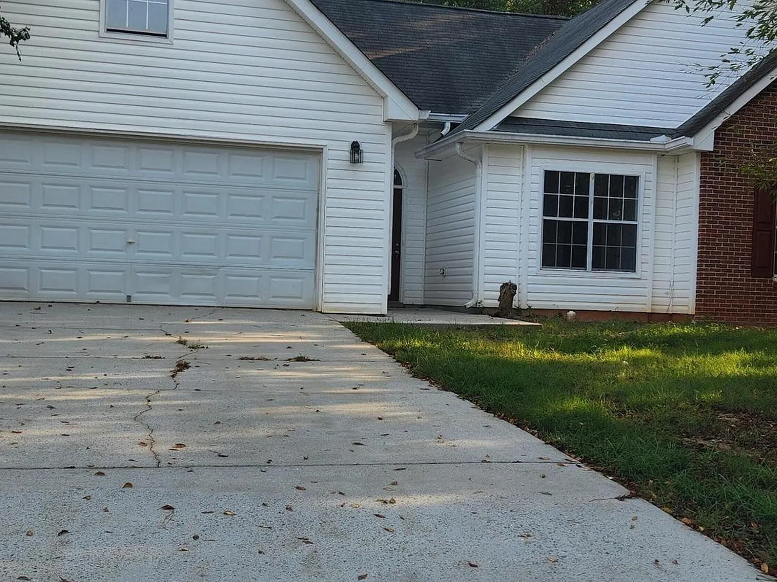 4 bed, 2.0 bath, 1378 sqft, $2,100 — Photo 1