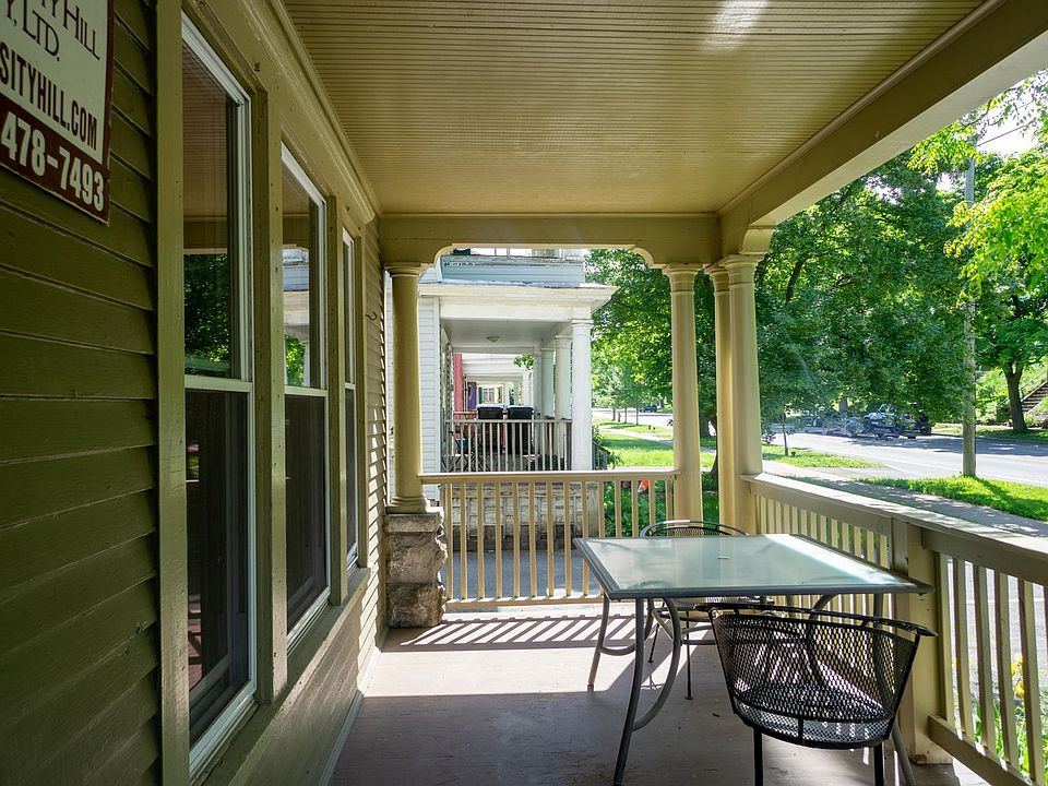 First Floor Flat Close to Campus Off Street Parking Avail. 6/1/25 727