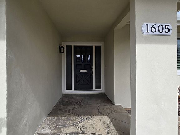 2nd image of 1605 Sheffield Ave