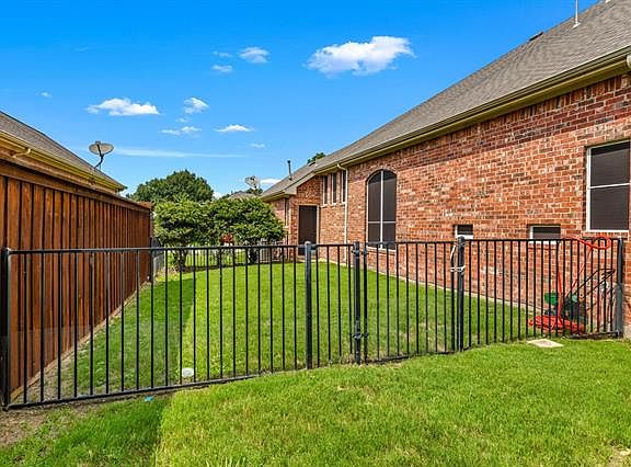 4th image of 311 Owen Oaks Dr