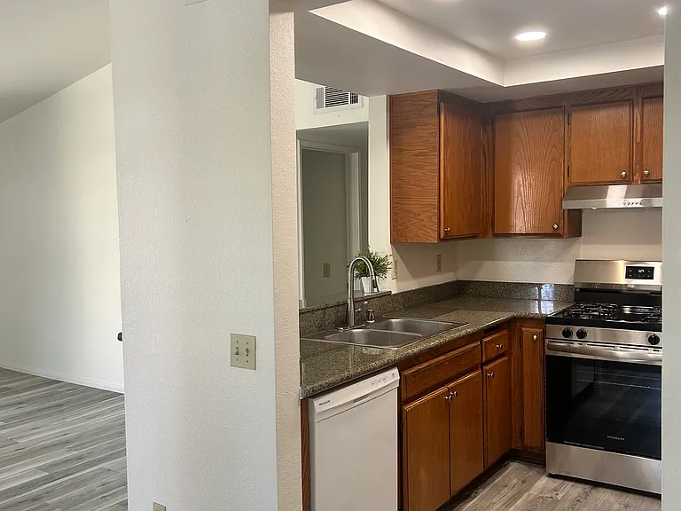 795 Brookstone Rd #204 — Photo 6