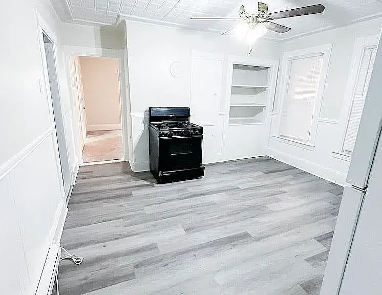144 Pearl St #1 — Photo 3