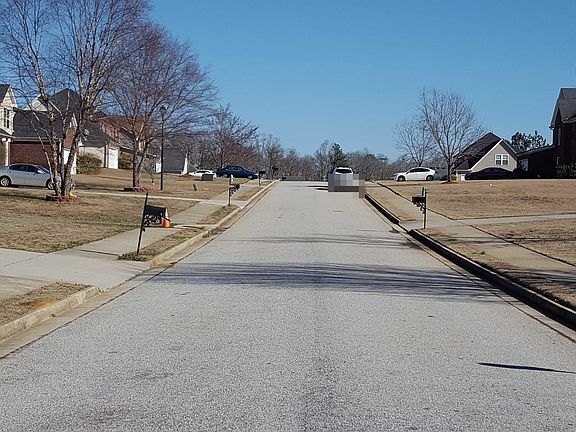 5th image of 1823 Rest Haven Ln