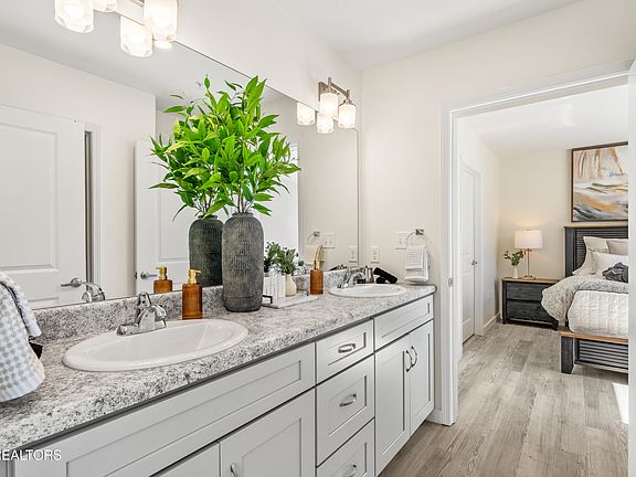 3rd image of 227 Sharon Dr #315