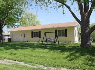 714 N 5th St, Elsberry, MO