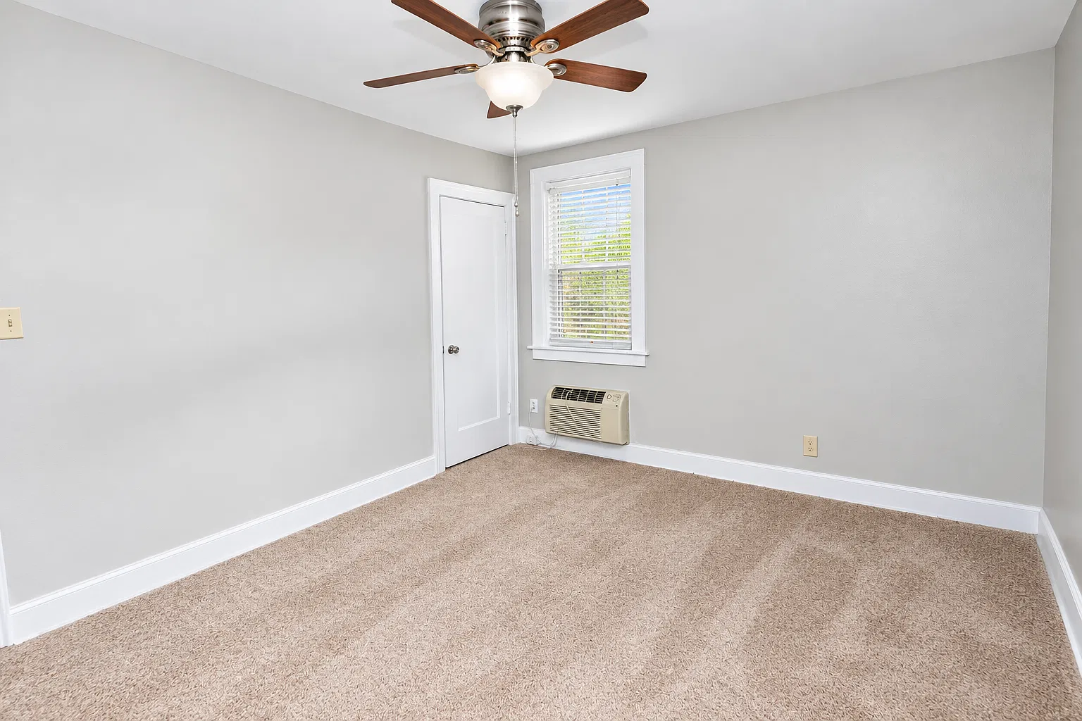 1 bed, 700 sqft, $999 — Photo 4